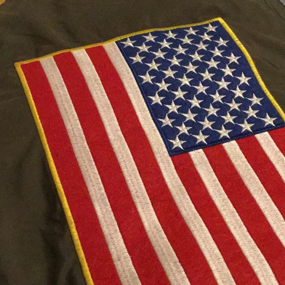 Bomber Puffer Jacket with USA Flag Embroidery - Picture 5 of 6